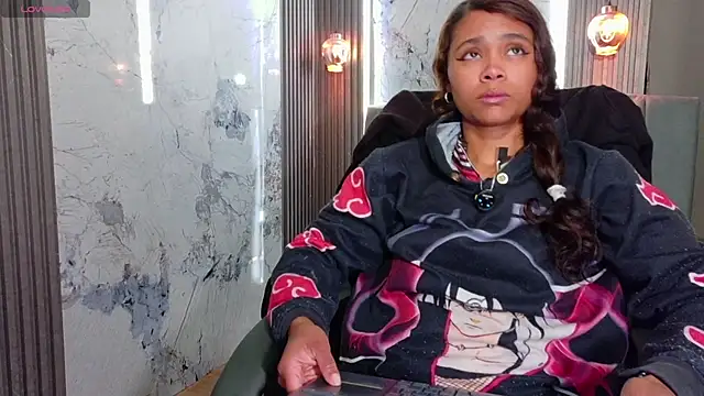 Snapshot of Kristall_06 chatting on November 17, 2025, 2:06 am Kristall 06 online show from November 17, 2025, 2:06 am