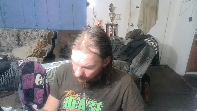 Snapshot of Poundtown1226 chatting on September 10, 2025, 2:00 am Poundtown1226 online show from September 10, 2025, 2:00 am