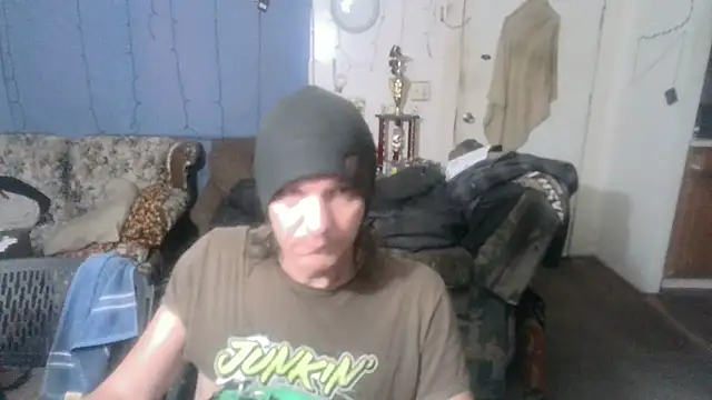 Snapshot of Poundtown1226 chatting on October 23, 2025, 6:34 am Poundtown1226 online show from October 23, 2025, 6:34 am