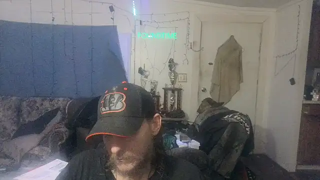 Snapshot of Poundtown1226 chatting on January 7, 2026, 5:10 am Poundtown1226 online show from January 7, 2026, 5:10 am