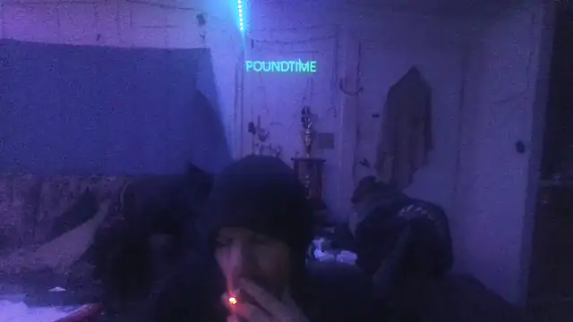 Snapshot of Poundtown1226 chatting on January 12, 2026, 3:01 am Poundtown1226 online show from January 12, 2026, 3:01 am