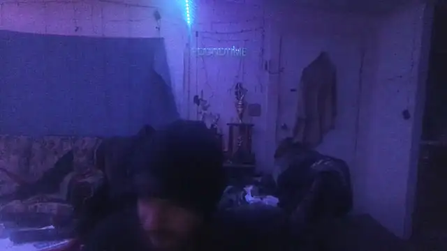 Snapshot of Poundtown1226 chatting on January 17, 2026, 12:37 am Poundtown1226 online show from January 17, 2026, 12:37 am