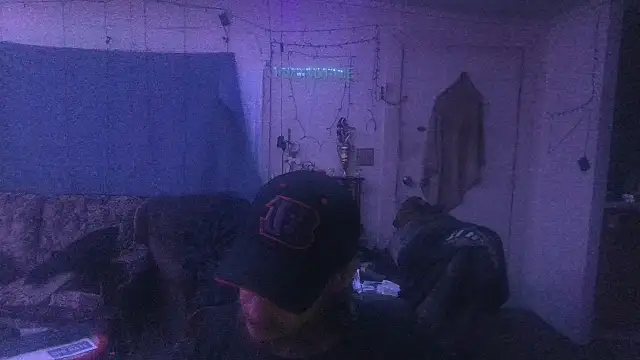 Snapshot of Poundtown1226 chatting on January 18, 2026, 12:47 am Poundtown1226 online show from January 18, 2026, 12:47 am