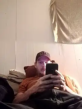 Snapshot of Poundtown1226 chatting on February 20, 2026, 2:41 am Poundtown1226 online show from February 20, 2026, 2:41 am