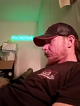 Snapshot of Poundtown1226 chatting on February 25, 2026, 7:23 pm Poundtown1226 online show from February 25, 2026, 7:23 pm