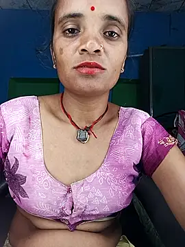 Snapshot of Hotwera chatting on October 7, 2025, 8:39 pm Hotwera online show from October 7, 2025, 8:39 pm