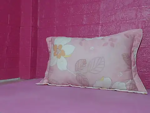 YummyDripCum online show from January 8, 2026, 1:57 pm