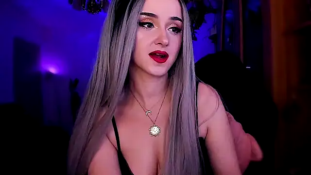 Snapshot of MistressJolie chatting on January 16, 2025, 4:49 am MistressJolie online show from January 16, 2025, 4:49 am