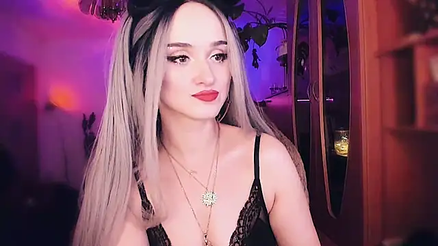 Snapshot of MistressJolie chatting on March 1, 2025, 12:50 am MistressJolie online show from March 1, 2025, 12:50 am