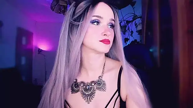 Snapshot of MistressJolie chatting on September 27, 2025, 6:40 am MistressJolie online show from September 27, 2025, 6:40 am