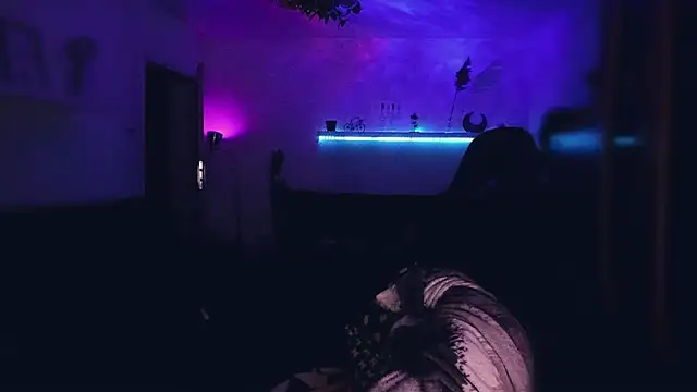 Snapshot of MistressJolie chatting on November 6, 2025, 7:15 pm MistressJolie online show from November 6, 2025, 7:15 pm