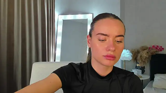 Snapshot of Ameli_Povilain chatting on October 13, 2025, 11:43 am Ameli Povilain online show from October 13, 2025, 11:43 am