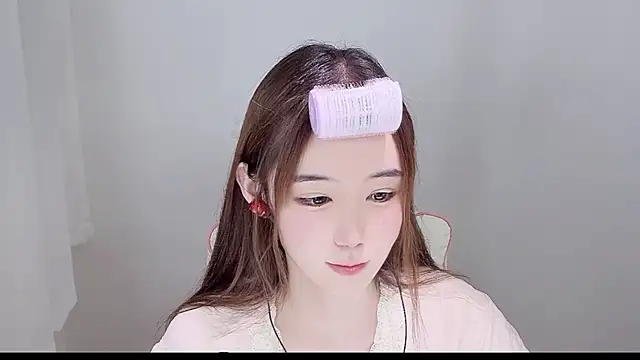 Snapshot of Xiao-runbao chatting on October 1, 2025, 1:39 pm Xiao-runbao online show from October 1, 2025, 1:39 pm