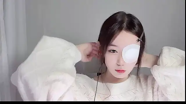 Snapshot of Xiao-runbao chatting on October 15, 2025, 1:33 pm Xiao-runbao online show from October 15, 2025, 1:33 pm