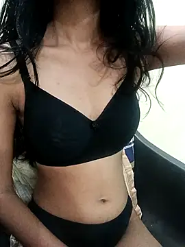 Daizy Shah online show from November 14, 2025, 2:16 pm