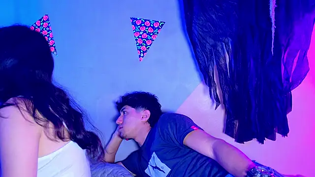 Snapshot of Laura_and_Kevin chatting on October 23, 2025, 1:21 pm Laura and Kevin online show from October 23, 2025, 1:21 pm