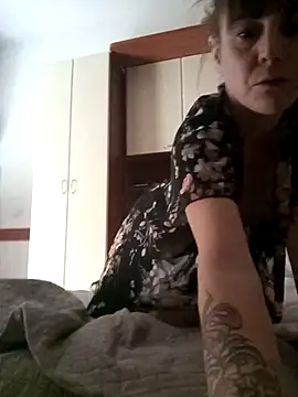 Snapshot of Nikita2406 chatting on October 29, 2025, 1:13 pm Nikita2406 online show from October 29, 2025, 1:13 pm