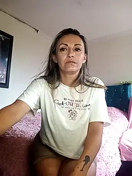 Snapshot of -AngelNova- chatting on December 14, 2025, 8:35 pm -AngelNova- online show from December 14, 2025, 8:35 pm