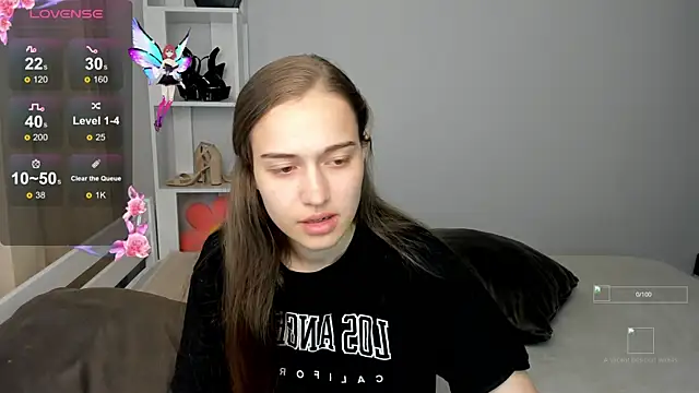 Snapshot of Alisa__Kelly chatting on September 10, 2025, 12:32 am Alisa Kelly online show from September 10, 2025, 12:32 am