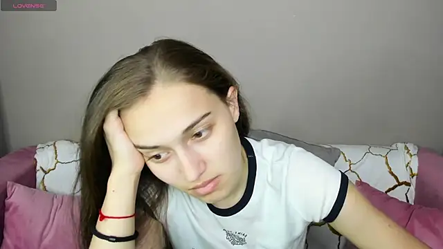 Snapshot of Alisa__Kelly chatting on October 6, 2025, 12:52 am Alisa Kelly online show from October 6, 2025, 12:52 am