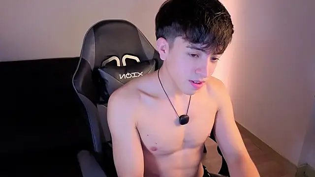 onlinenico online show from April 1, 2026, 9:56 pm