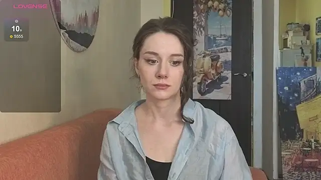Snapshot of SkyHelen chatting on April 1, 2026, 8:15 am SkyHelen online show from April 1, 2026, 8:15 am