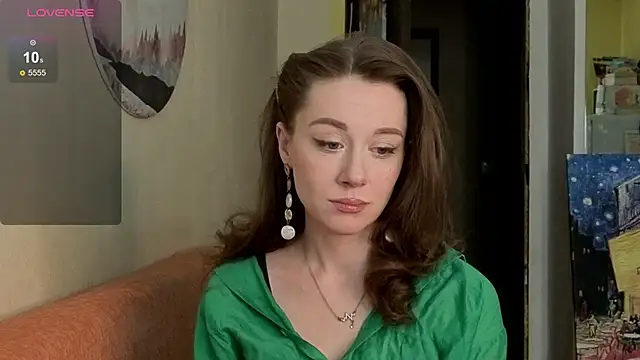 Snapshot of SkyHelen chatting on April 29, 2026, 9:46 am SkyHelen online show from April 29, 2026, 9:46 am