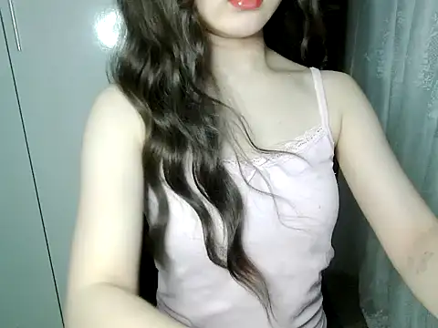 Snapshot of Annabelle-e chatting on June 3, 2026, 7:08 pm Annabelle-e online show from June 3, 2026, 7:08 pm