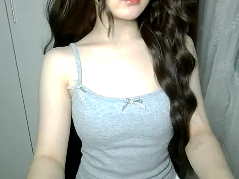 Snapshot of Annabelle-e chatting on June 15, 2026, 7:38 pm Annabelle-e online show from June 15, 2026, 7:38 pm