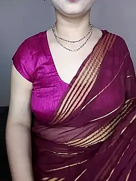 Snapshot of Oh_011 chatting on November 4, 2025, 2:05 pm Oh 011 online show from November 4, 2025, 2:05 pm