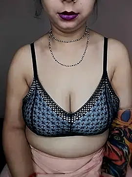 Snapshot of Oh_011 chatting on November 6, 2025, 5:08 am Oh 011 online show from November 6, 2025, 5:08 am