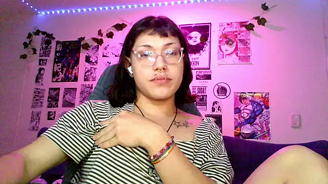 Snapshot of christina_vamp1 chatting on September 13, 2025, 8:19 pm christina vamp1 online show from September 13, 2025, 8:19 pm