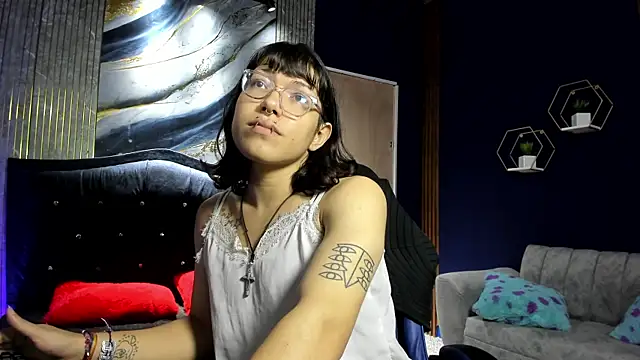 Snapshot of christina_vamp1 chatting on October 29, 2025, 2:41 pm christina vamp1 online show from October 29, 2025, 2:41 pm