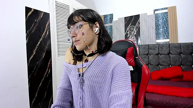 Snapshot of christina_vamp1 chatting on November 27, 2025, 1:35 pm christina vamp1 online show from November 27, 2025, 1:35 pm