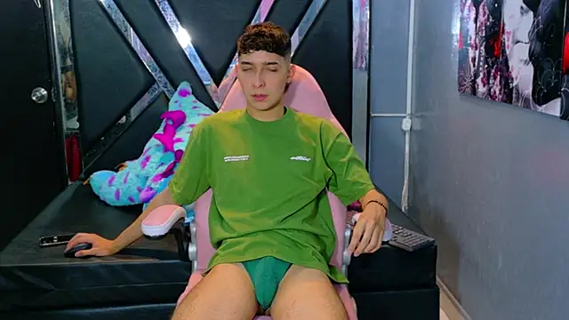 Snapshot of Kygo_Williams chatting on September 13, 2025, 7:57 pm Kygo Williams online show from September 13, 2025, 7:57 pm