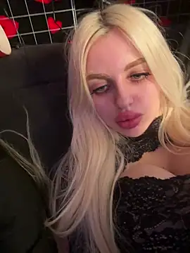 Steffi Snowbunny online show from April 27, 2026, 8:18 pm