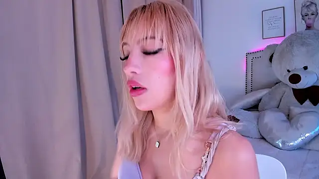 Snapshot of Mayajhons chatting on November 7, 2025, 12:27 pm Mayajhons online show from November 7, 2025, 12:27 pm