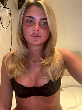 Snapshot of CassyBaby chatting on September 13, 2025, 11:04 pm CassyBaby online show from September 13, 2025, 11:04 pm