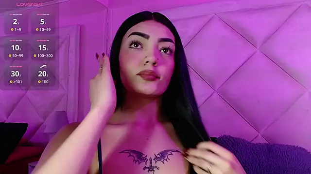 Miaa Smithh   online show from January 6, 2026, 11:36 am