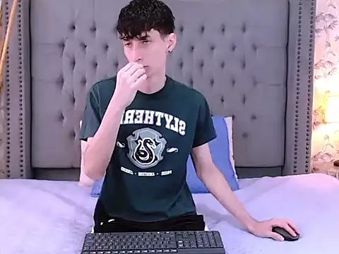 Snapshot of Luke_Carter chatting on September 16, 2025, 1:01 pm Luke Carter online show from September 16, 2025, 1:01 pm