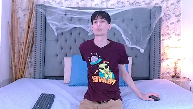 Snapshot of Luke_Carter chatting on October 13, 2025, 1:11 pm Luke Carter online show from October 13, 2025, 1:11 pm