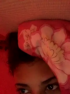 Snapshot of luluzinhax chatting on September 25, 2025, 1:59 pm luluzinhax online show from September 25, 2025, 1:59 pm