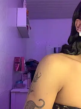 Snapshot of luluzinhax chatting on September 27, 2025, 1:10 am luluzinhax online show from September 27, 2025, 1:10 am