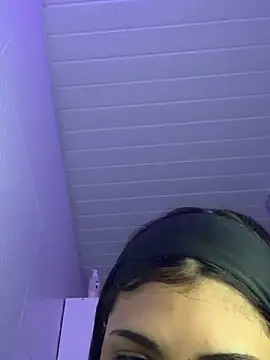 Snapshot of luluzinhax chatting on September 28, 2025, 3:01 am luluzinhax online show from September 28, 2025, 3:01 am