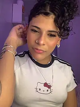 Snapshot of luluzinhax chatting on October 15, 2025, 3:28 am luluzinhax online show from October 15, 2025, 3:28 am