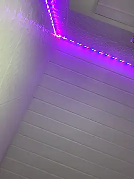 Snapshot of luluzinhax chatting on October 17, 2025, 1:53 am luluzinhax online show from October 17, 2025, 1:53 am