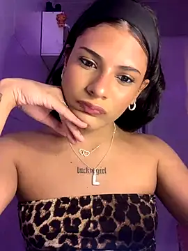 Snapshot of luluzinhax chatting on November 20, 2025, 1:50 am luluzinhax online show from November 20, 2025, 1:50 am