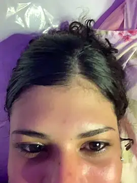 Snapshot of luluzinhax chatting on December 19, 2025, 1:34 am luluzinhax online show from December 19, 2025, 1:34 am