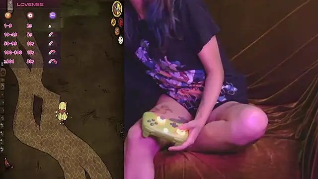 Snapshot of mmmminaDarling chatting on April 15, 2026, 5:36 am mmmminaDarling online show from April 15, 2026, 5:36 am