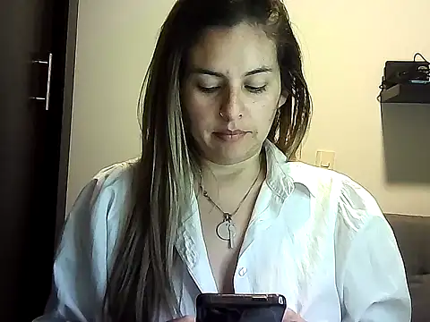 Valery  Rouse  online show from April 30, 2026, 1:56 am